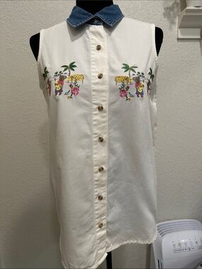Sleeveless Embroidered Tropical Bears Button-Up Top with Denim Collar